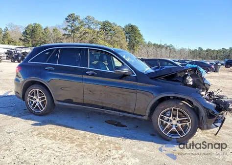 2017 Mercedes-Benz Glc 300 4Matic z USA, uszkodzony, nr VIN WDC0G4KB8HF129818